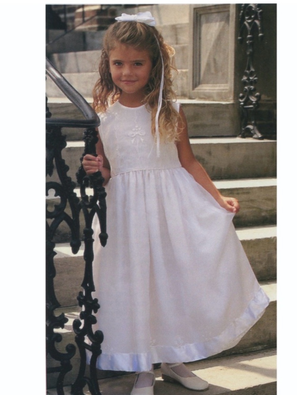 STRASBURG WHITE EMBROIDERED ORGANZA FLOWER GIRL SPECIAL OCCASION *PRISTINE* $169